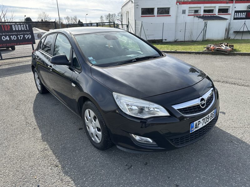 OPEL ASTRA 2010