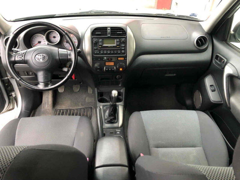 TOYOTA RAV 4 II 2004