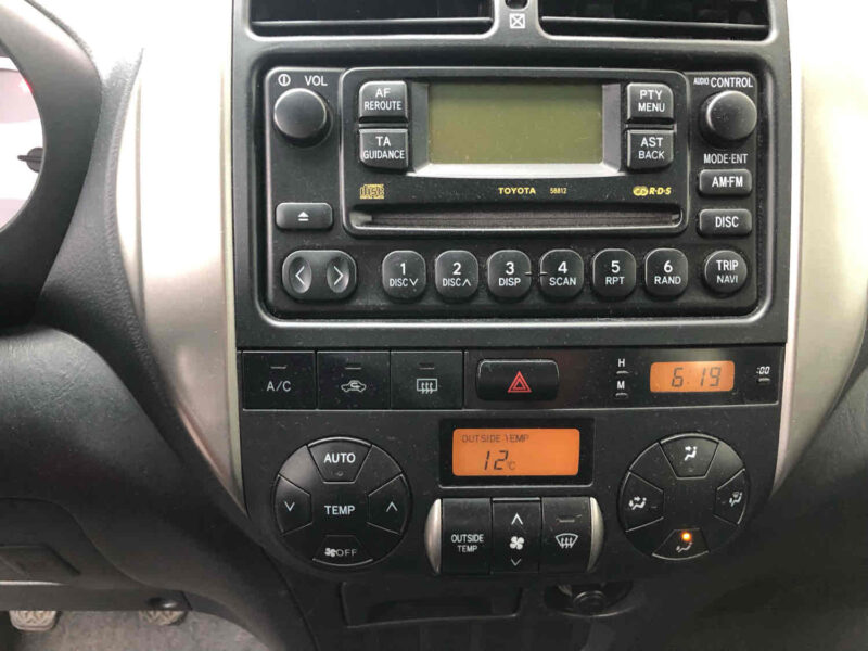 TOYOTA RAV 4 II 2004