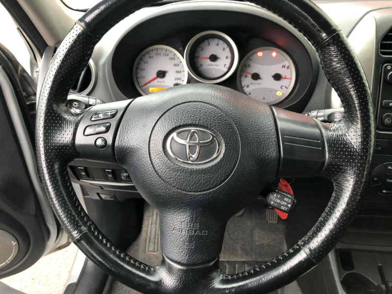 TOYOTA RAV 4 II 2004