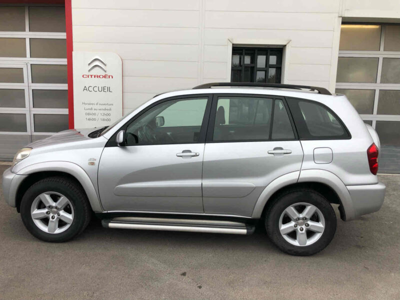 TOYOTA RAV 4 II 2004