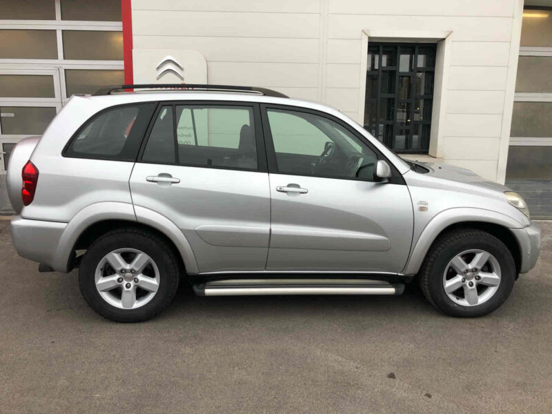 TOYOTA RAV 4 II 2004