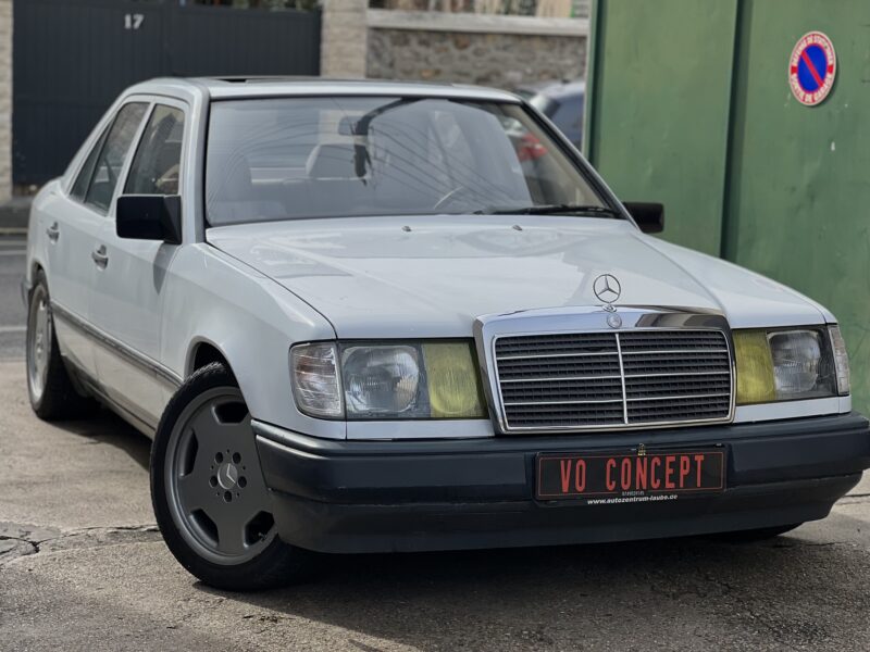 Mercedes-Benz E-Klasse 200 / Payez en 4x