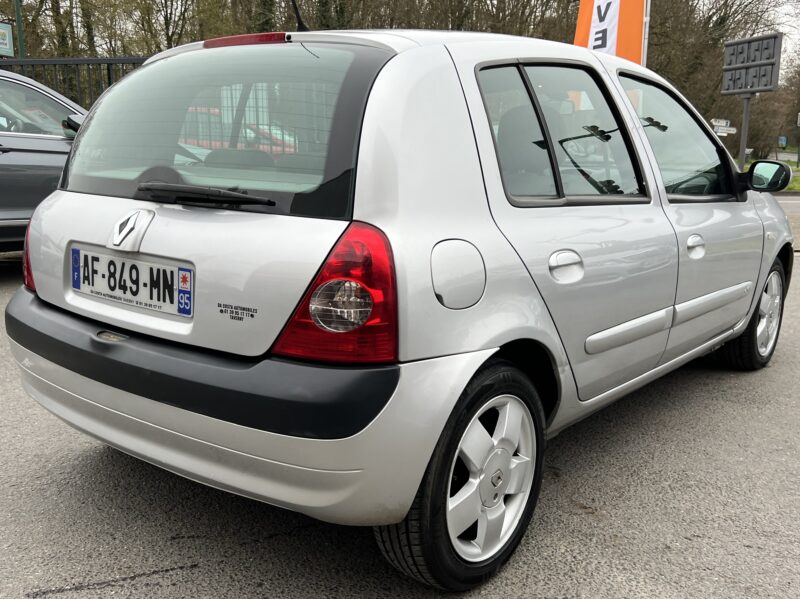 RENAULT CLIO II PHASE 2 1.5 DCI 80 Cv 5 PORTES / CLIMATISATION REGULATEUR & LIMITEUR - Garantie1an