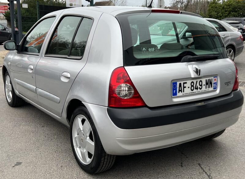 RENAULT CLIO II PHASE 2 1.5 DCI 80 Cv 5 PORTES / CLIMATISATION REGULATEUR & LIMITEUR - Garantie1an