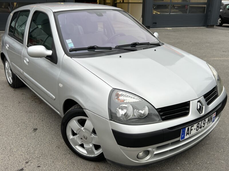 RENAULT CLIO II PHASE 2 1.5 DCI 80 Cv 5 PORTES / CLIMATISATION REGULATEUR & LIMITEUR - Garantie1an