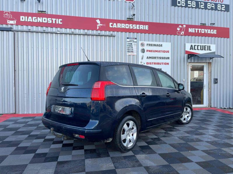 PEUGEOT 5008 2010