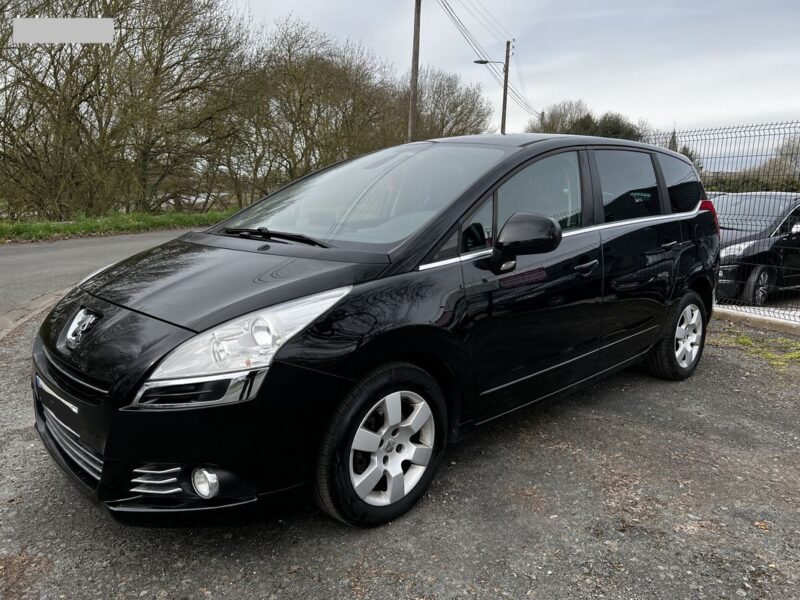 PEUGEOT 5008 2011