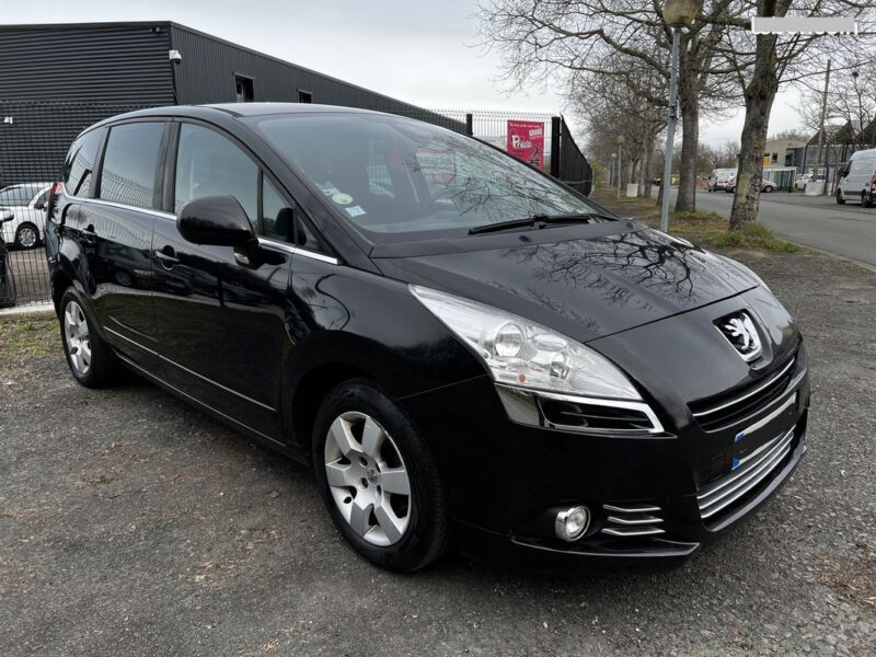 PEUGEOT 5008 2011