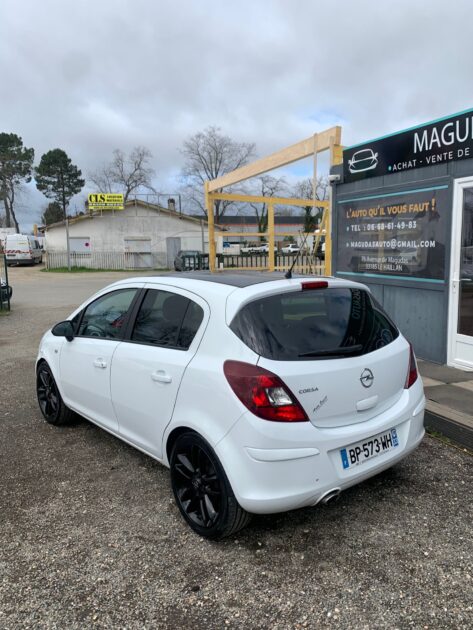 OPEL CORSA D 2011