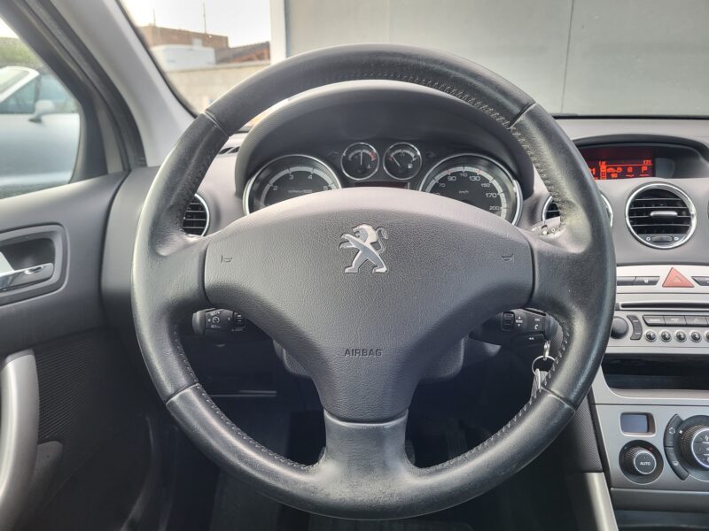 PEUGEOT 308 2012