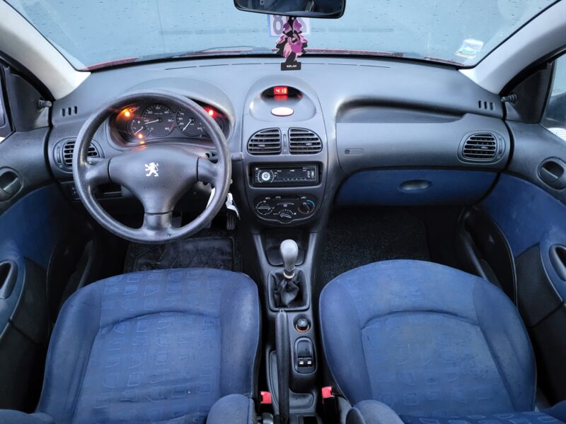 PEUGEOT 206 2001