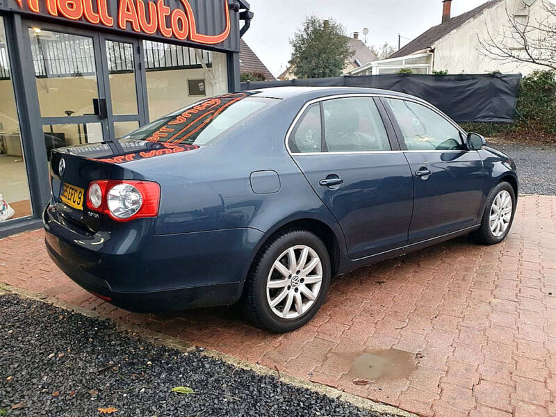 VOLKSWAGEN JETTA 2006