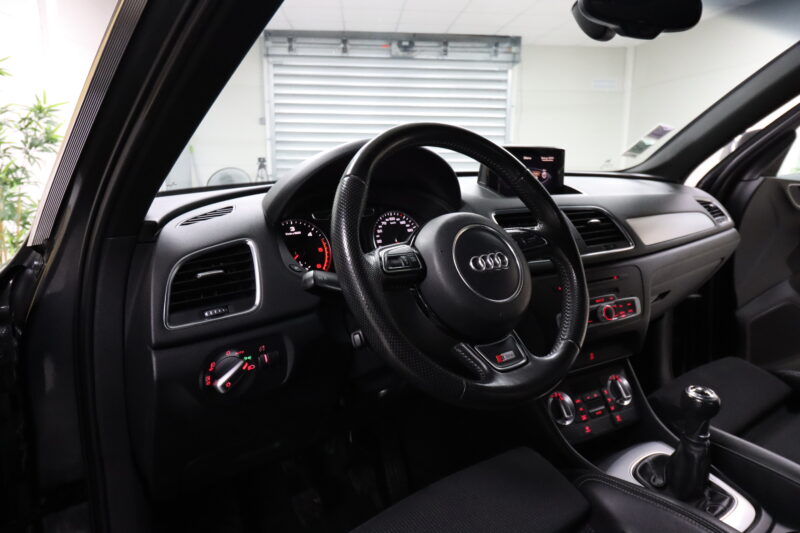 AUDI  Q3 2012