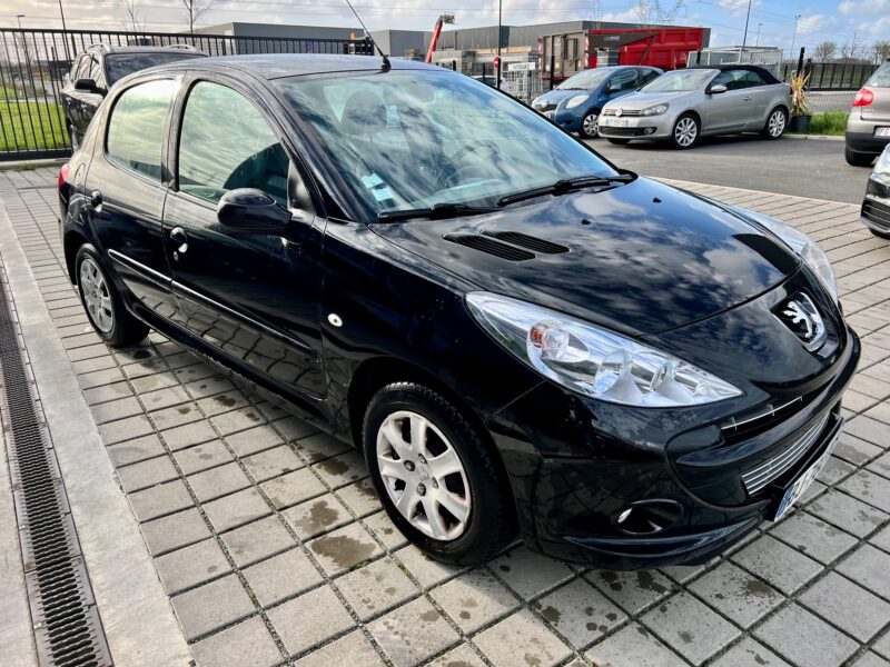 PEUGEOT 206+ 2011