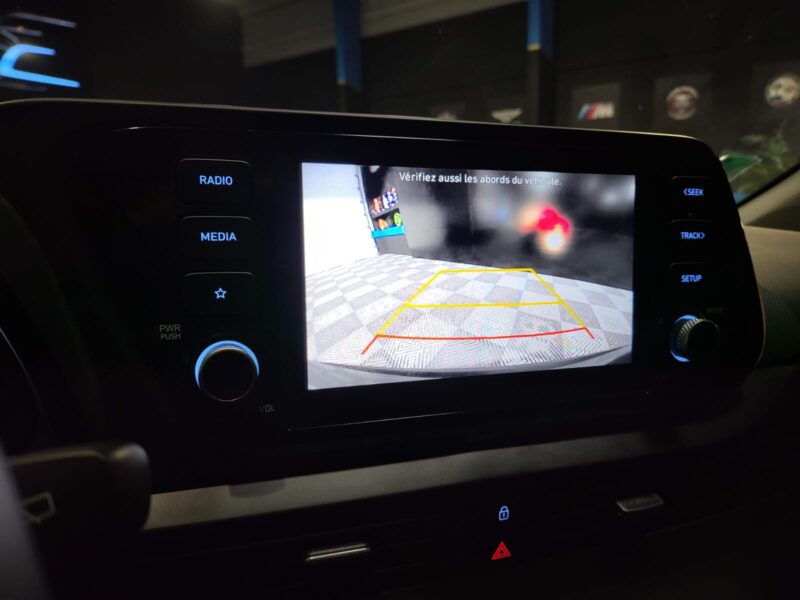 HYUNDAI BAYON 1.0 T-GDI 101cv 48V DCT-7 INTUITIVE 1er MAIN SIEGES & VOLANT CHAUFFANT / CARPLAY / CAM