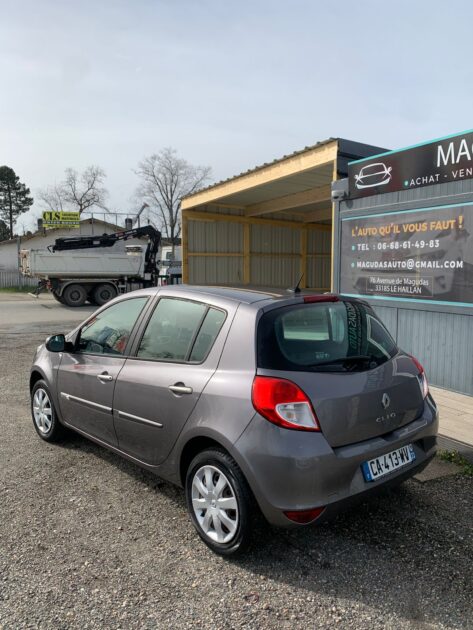 RENAULT CLIO Edition Tomtom 1.2i 75ch