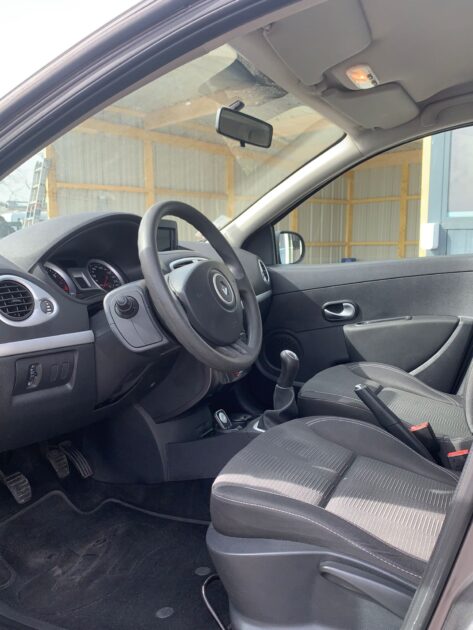 RENAULT CLIO Edition Tomtom 1.2i 75ch