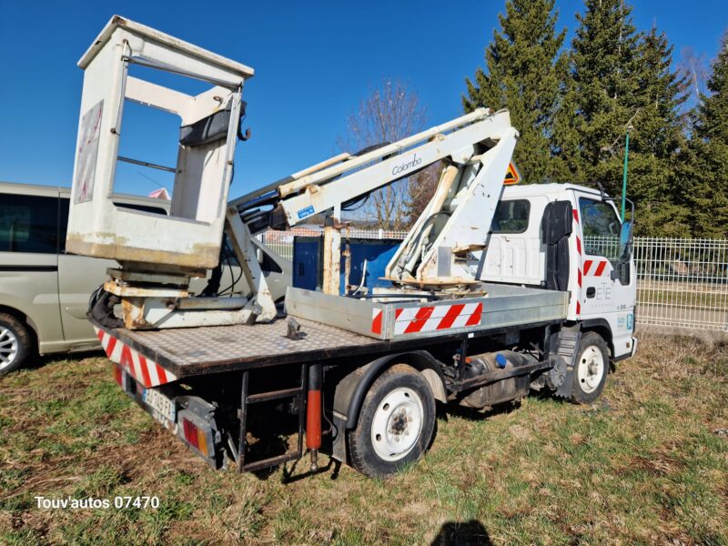 ISUZU ASTRO NACELLE 