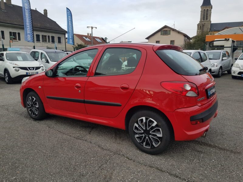 PEUGEOT  206+ 1.4i 75CV