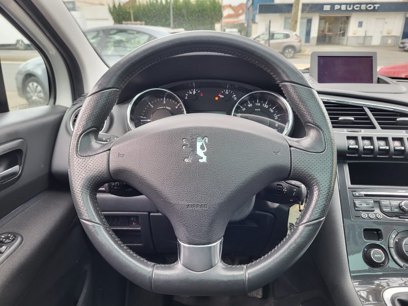 PEUGEOT 3008 2011