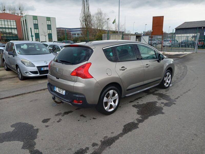 PEUGEOT 3008 Monospace 2012