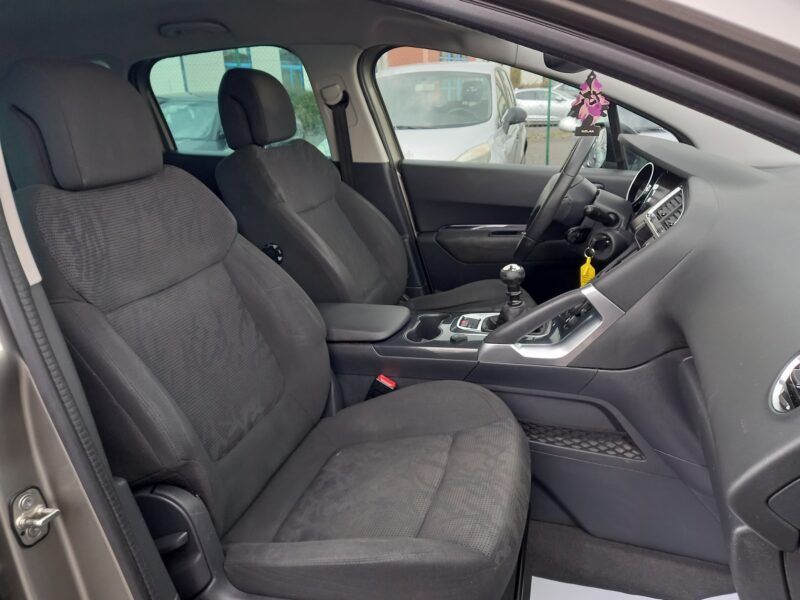 PEUGEOT 3008 Monospace 2012