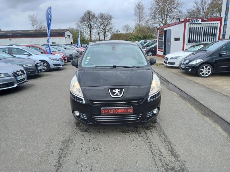 PEUGEOT 5008 2011