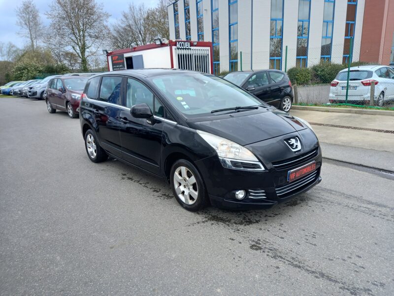 PEUGEOT 5008 2011