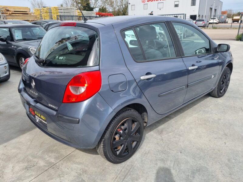 RENAULT CLIO III 1.2 16V 75 Confort Dynamique