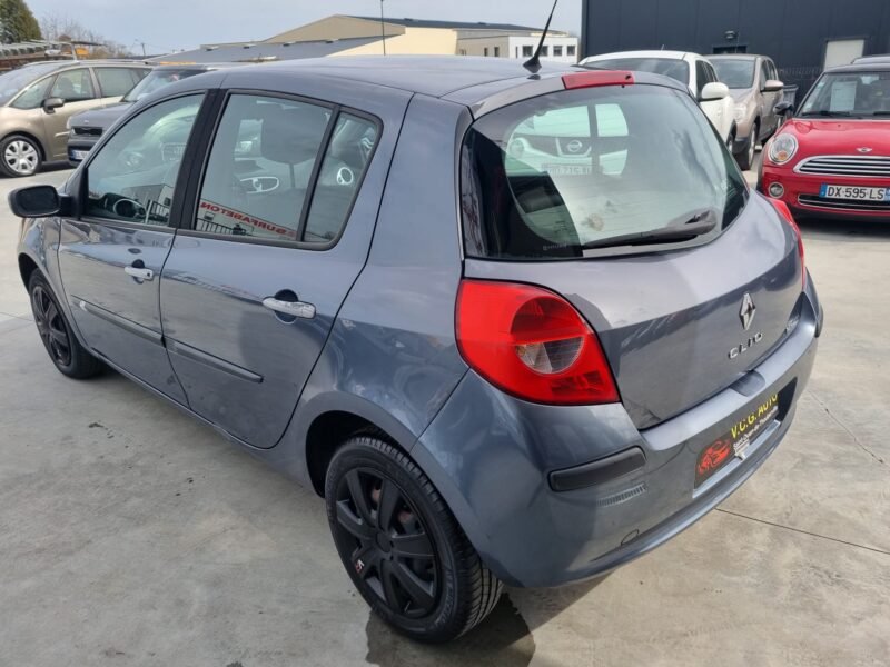 RENAULT CLIO III 1.2 16V 75 Confort Dynamique