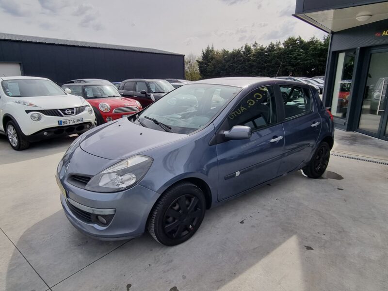 RENAULT CLIO III 1.2 16V 75 Confort Dynamique