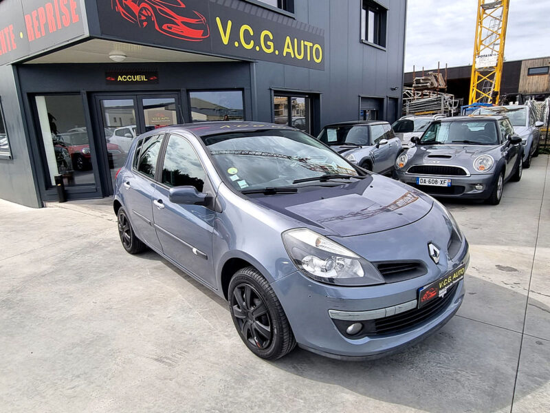 RENAULT CLIO III 1.2 16V 75 Confort Dynamique