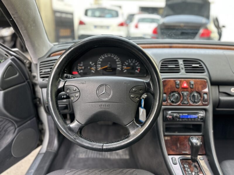 MERCEDES BENZ CLK 200 BOITE AUTO PAYER EN 4 X 