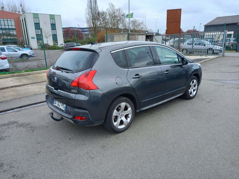 PEUGEOT 3008 2011