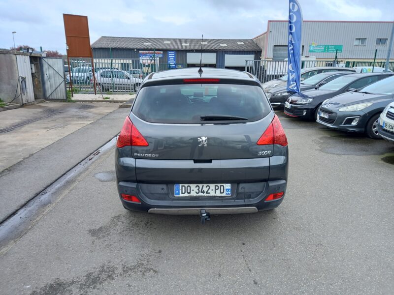 PEUGEOT 3008 2011