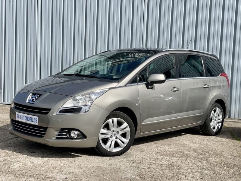 PEUGEOT 5008 2011