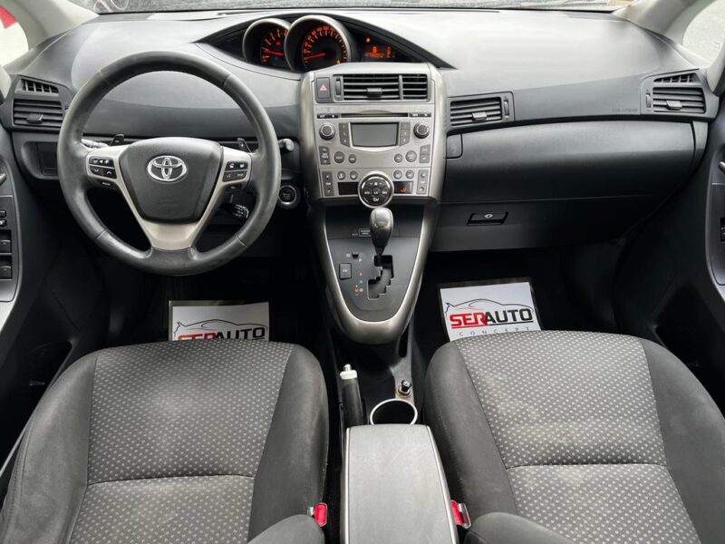 TOYOTA VERSO 2009