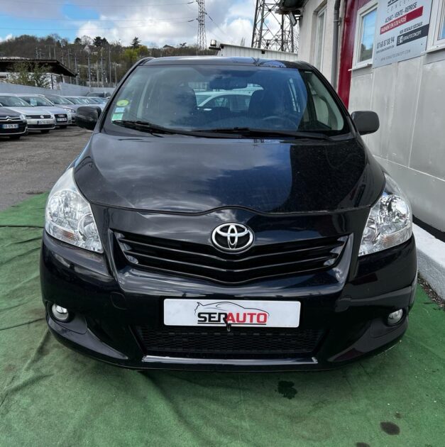 TOYOTA VERSO 2009