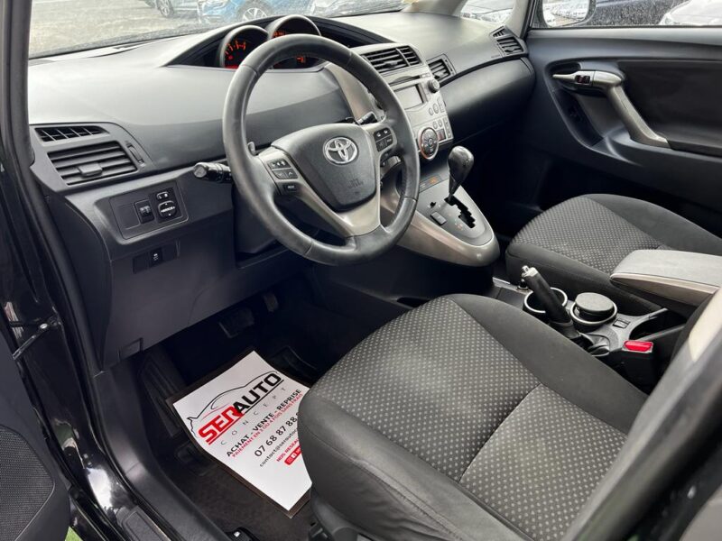 TOYOTA VERSO 2009