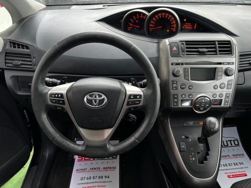 TOYOTA VERSO 2009