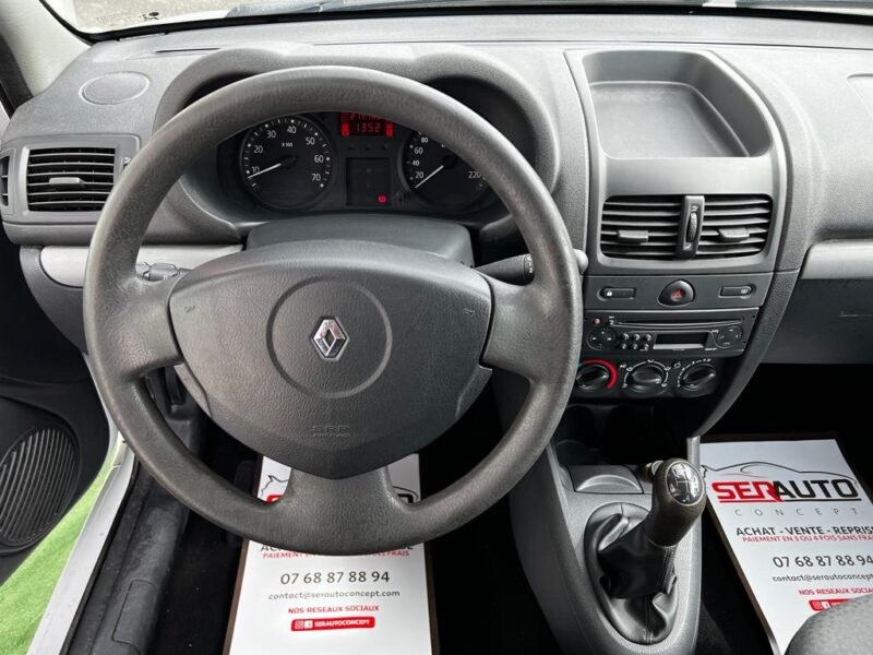 RENAULT CLIO II SOCIETE 2009