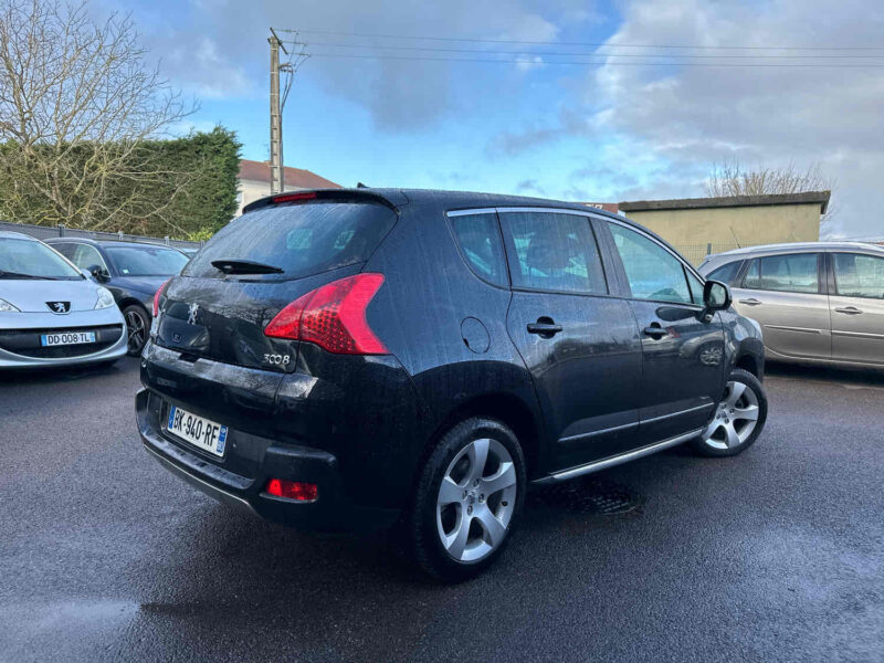 PEUGEOT 3008 2011