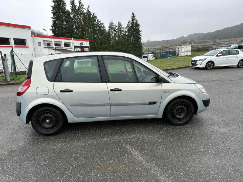 RENAULT SCÉNIC II 2004