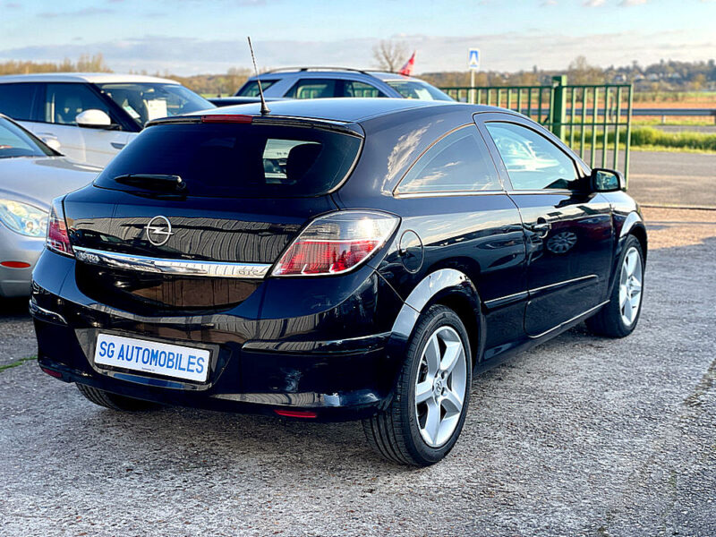 OPEL ASTRA H GTC 2007