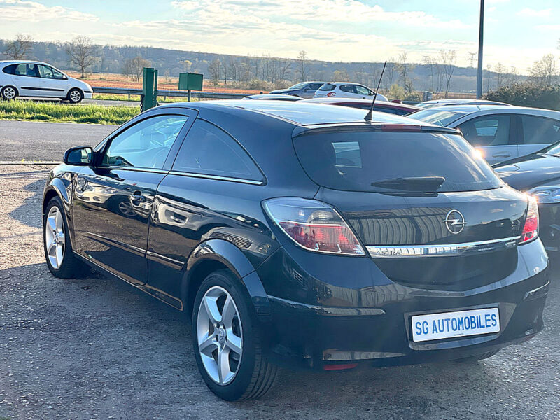 OPEL ASTRA H GTC 2007