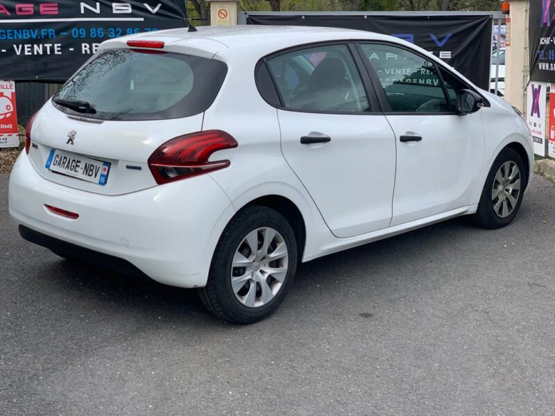 PEUGEOT 208 5 PLACES