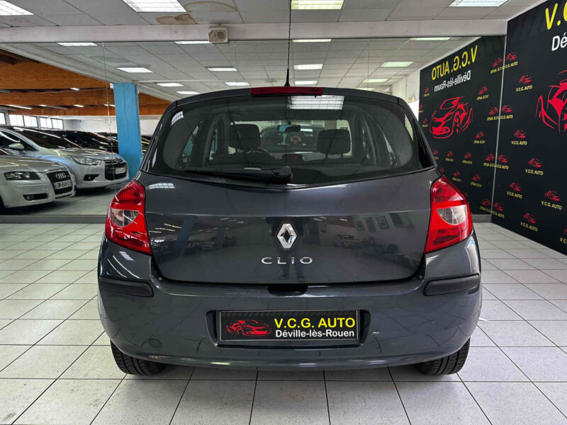 RENAULT CLIO III 1.5 dCi 70ch eco2 Dynamique