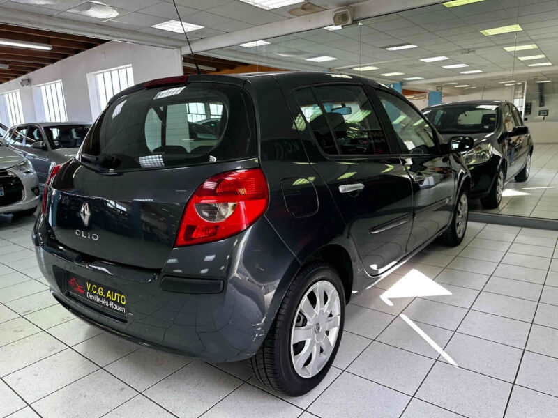 RENAULT CLIO III 1.5 dCi 70ch eco2 Dynamique