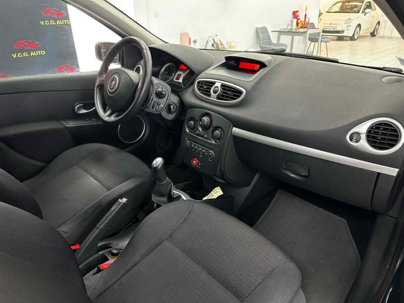 RENAULT CLIO III 1.5 dCi 70ch eco2 Dynamique